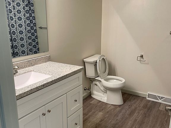 4th image of 903 Morgantown Rd #103
