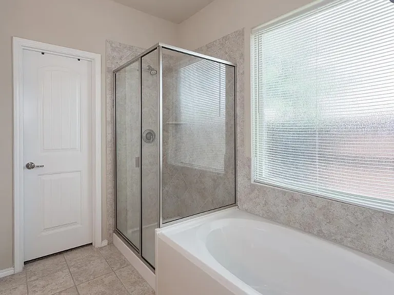 PRIMARY ENSUITE BATH