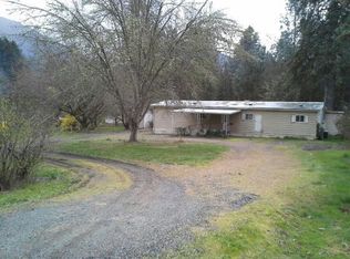 173 Hessar St, Grants Pass, OR 97527