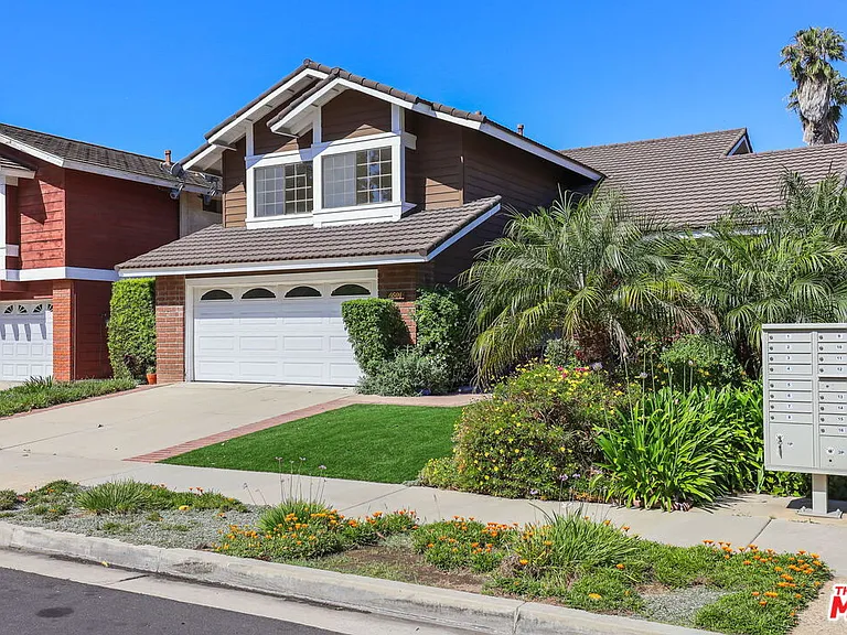 6501 Bradley Pl — Photo 3