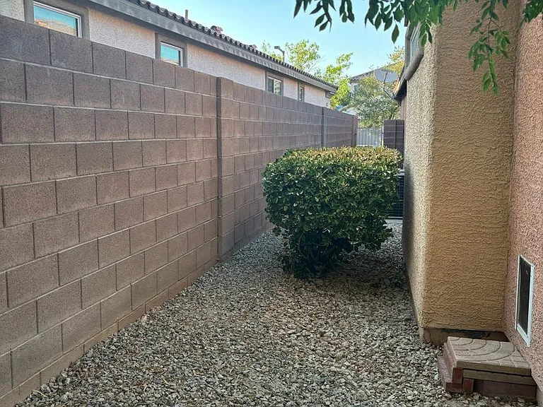 11425 Drappo Ave — Photo 6