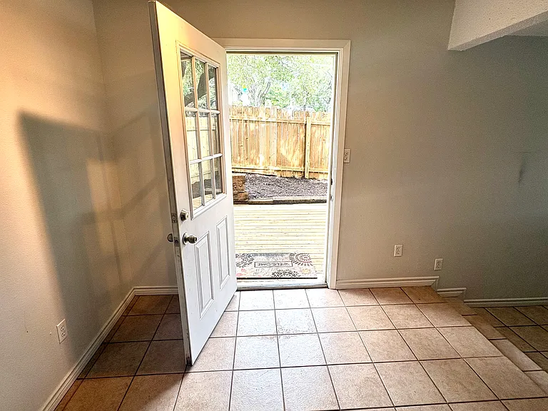 3105 S 1st St #101 — Photo 17