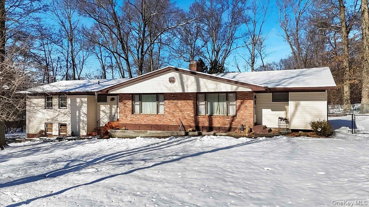 61 Rolling Ridge Road photo 1