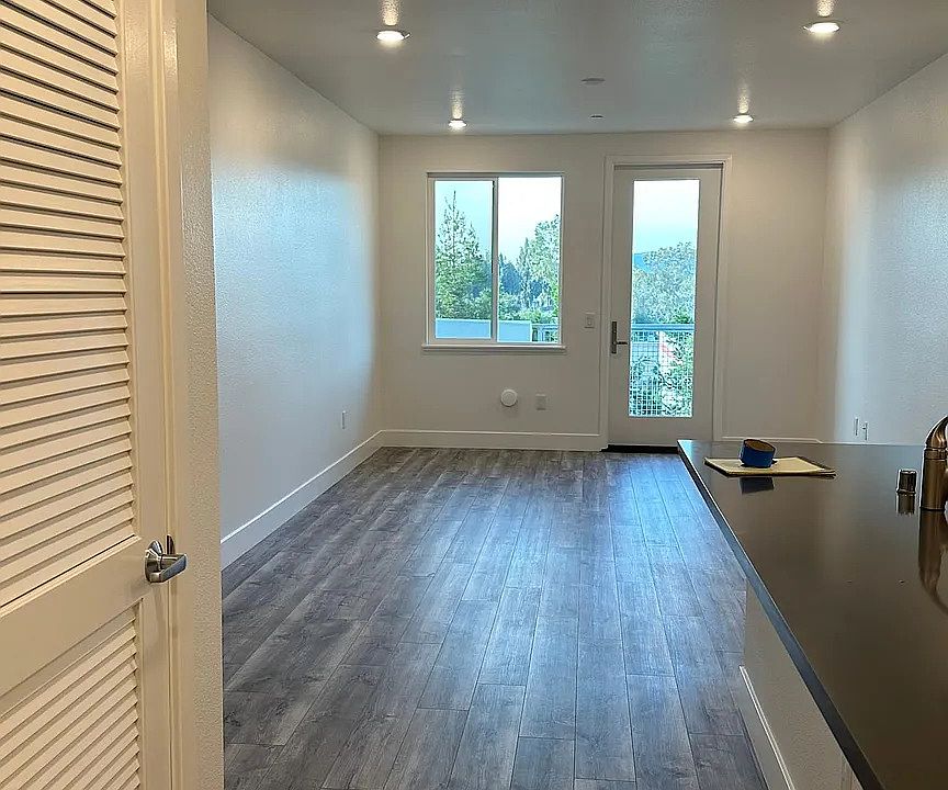 Living Room/Washer-Dryer Closet