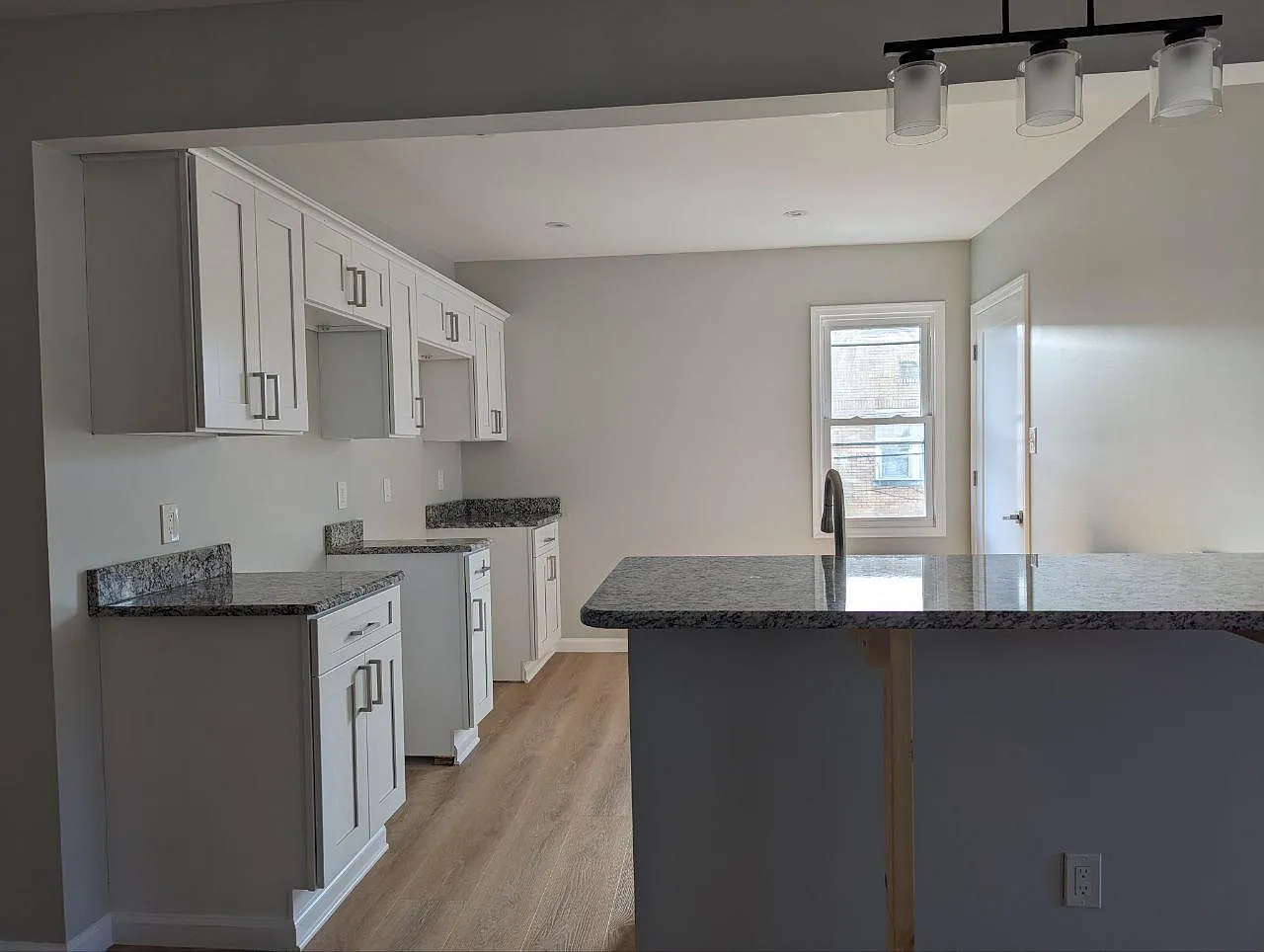 2 bed, 1200 sqft, $1,600 — Photo 1