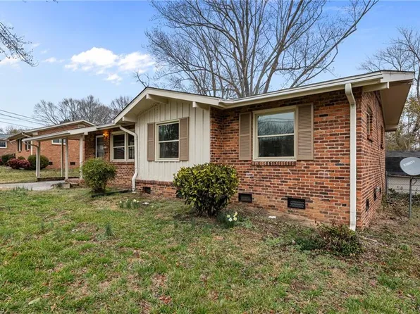 2311 Four Seasons Blvd, Greensboro, NC 27407