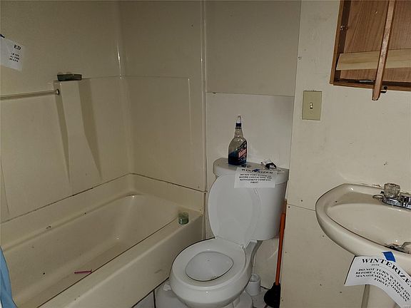 5th image of 7061 Florence Pl