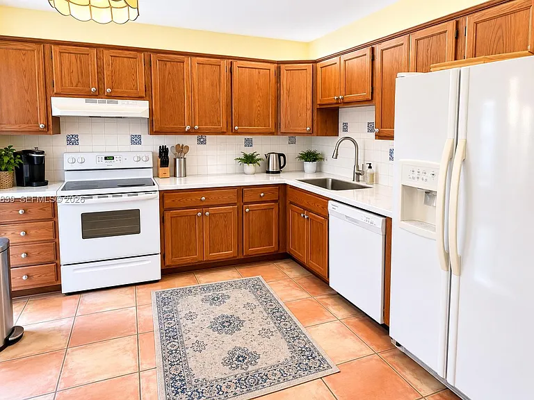 11921 SW 117th Ct — Photo 4
