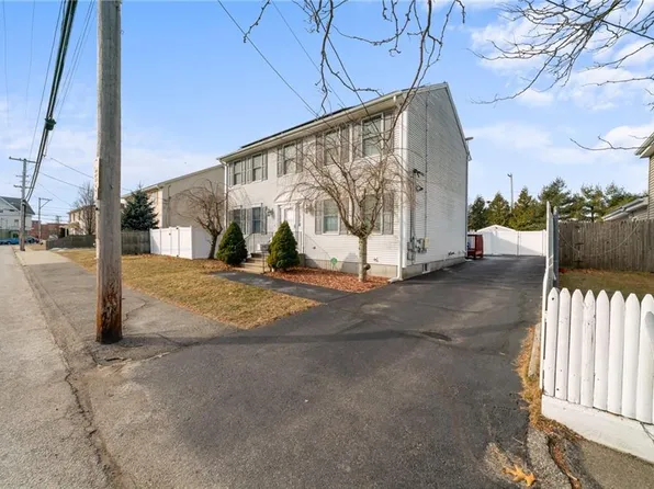 78 Kenyon Ave, Pawtucket, RI 02861