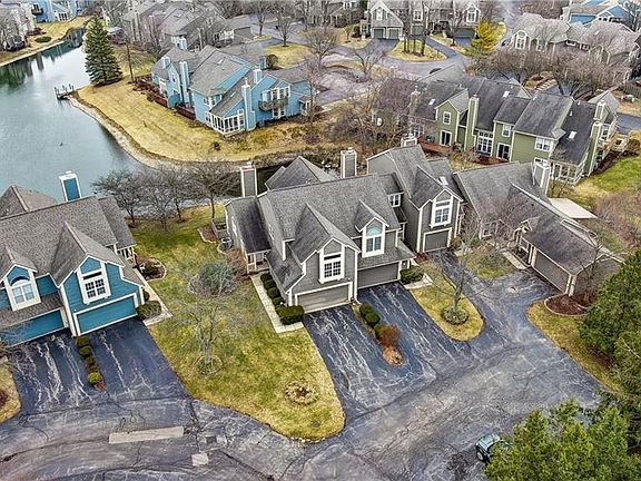 3rd image of 9672 Windjammer Pl