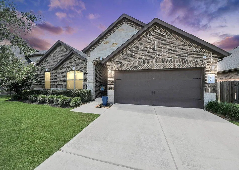 2539 Ravenna Ct
