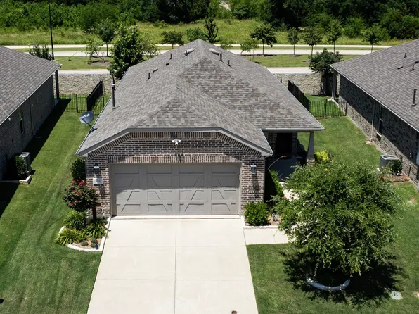 921 Hidden Eddy Dr, McKinney, TX 75071