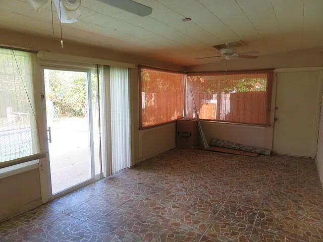 134 NW Peach St — Photo 15