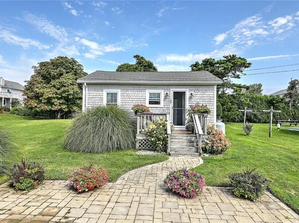 19 S 2nd St, Westport, MA 02790