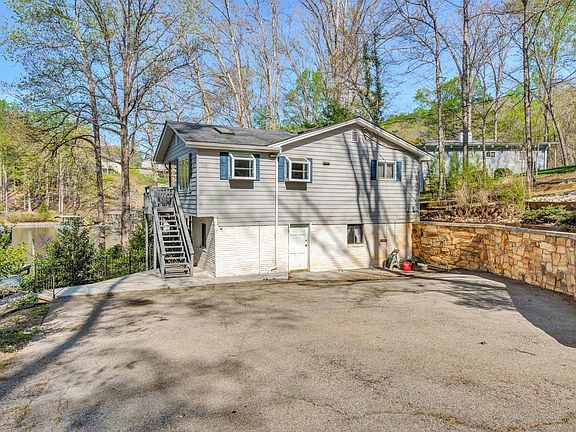 2nd image of 209 S Hickory Hill Dr