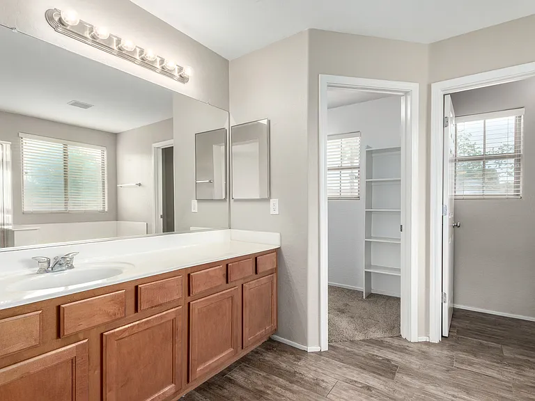 4509 E Loma Vista St — Photo 16