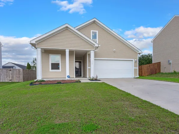 707 McRoy St, Moncks Corner, SC 29461