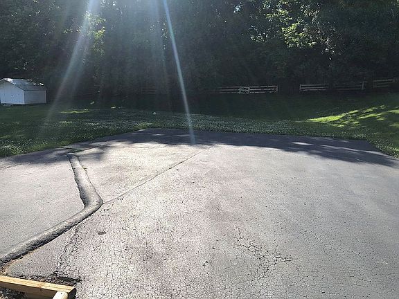 4th image of 901 2nd St