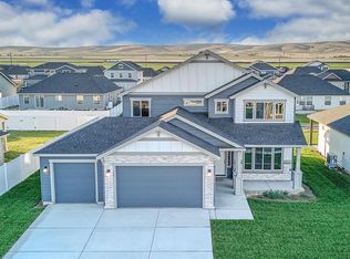 737 J St NE, Quincy, WA 98848