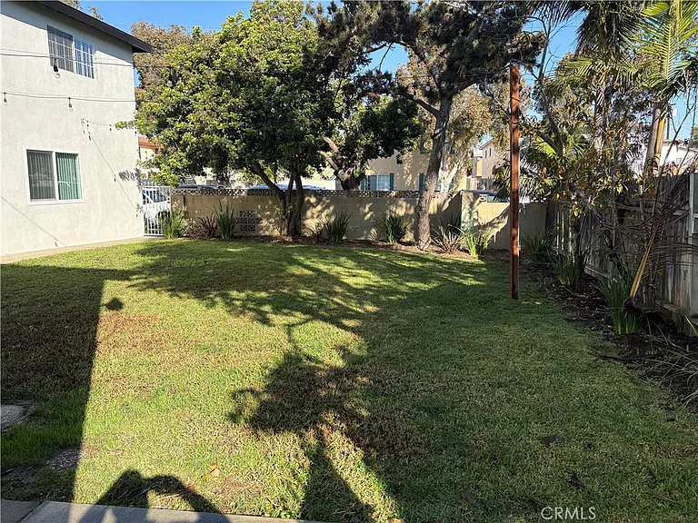 999 Valencia St #4 — Photo 4