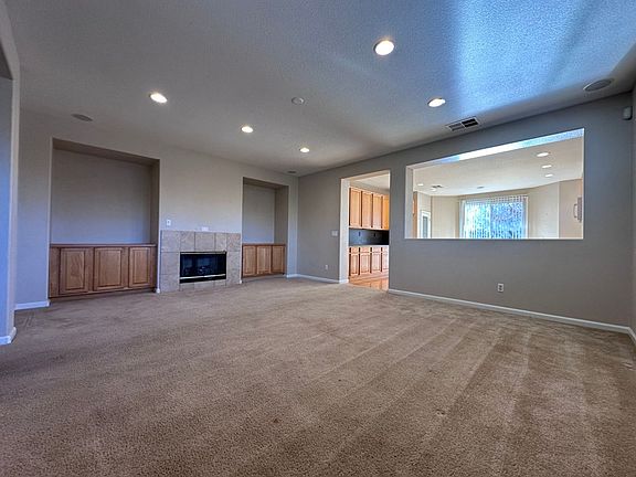 2nd image of 937 Silverton Cir