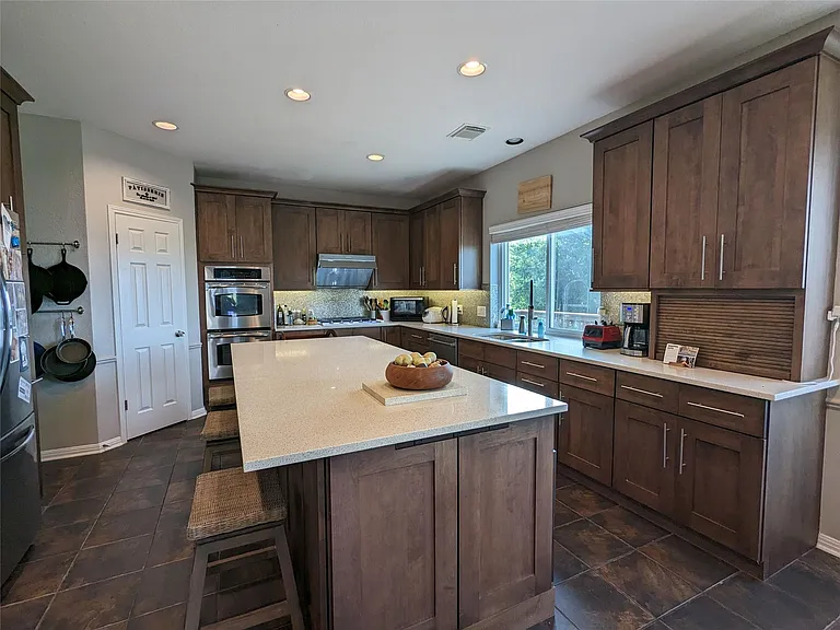 10000 Planters Woods Dr — Photo 4