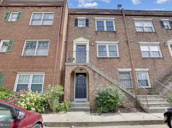 953 S Scott St #1, Arlington, VA 22204