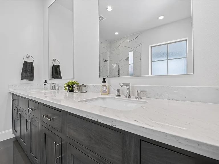 2703 Kinsley Oaks Dr — Photo 31