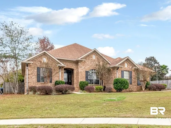 9820 Richmond Dr N, Mobile, AL 36695