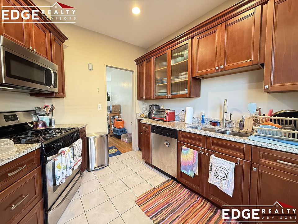 1st image of 136 Sutherland Rd #1
