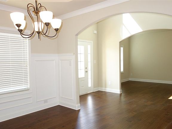 4th image of 3391 Bridgewood Dr