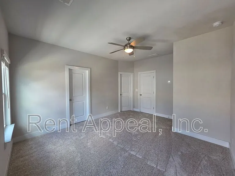 3779 Oxford Cir — Photo 14
