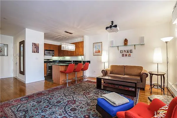 Sold by Avenue Sotheby's International Realty | media 13