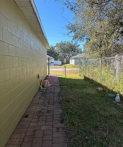 1413 Sarasota Dr — Photo 8