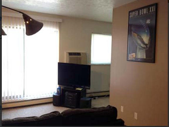 3rd image of 17805 Lake Shore Blvd APT 301