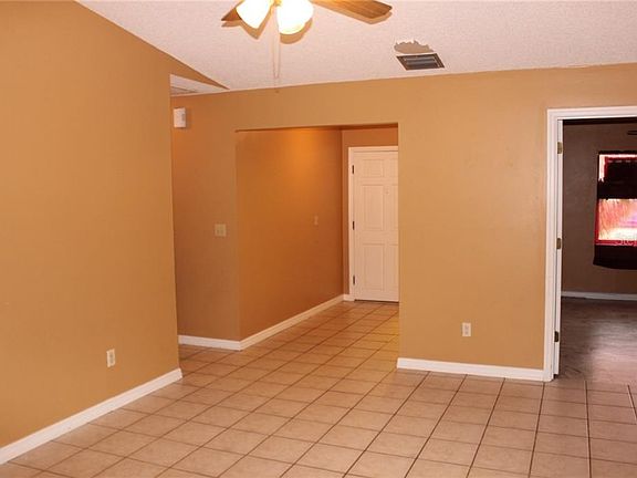 5th image of 1105 Wilmington Dr