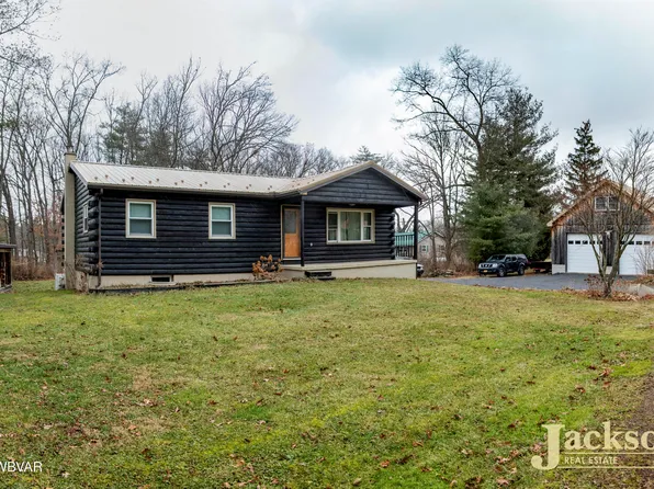 40 Long Rd, Jersey Shore, PA 17740