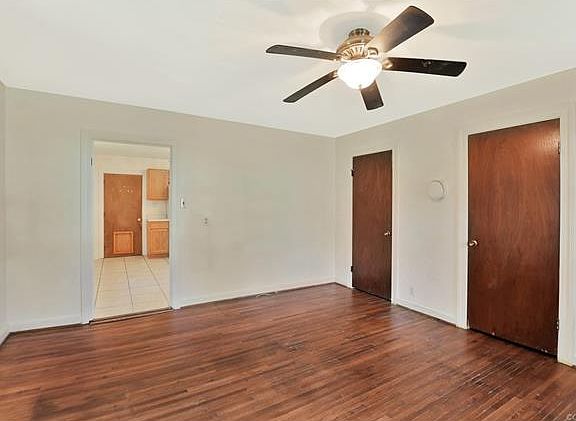 3rd image of 205 S Cedar Ave