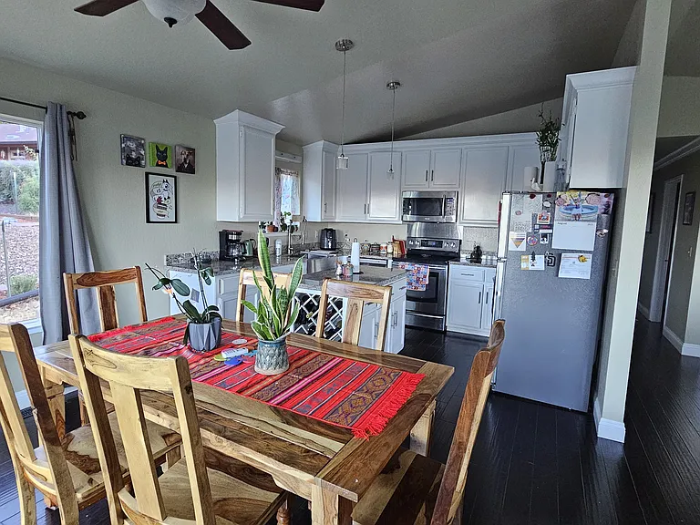 3507 Meadow Wood Dr — Photo 6