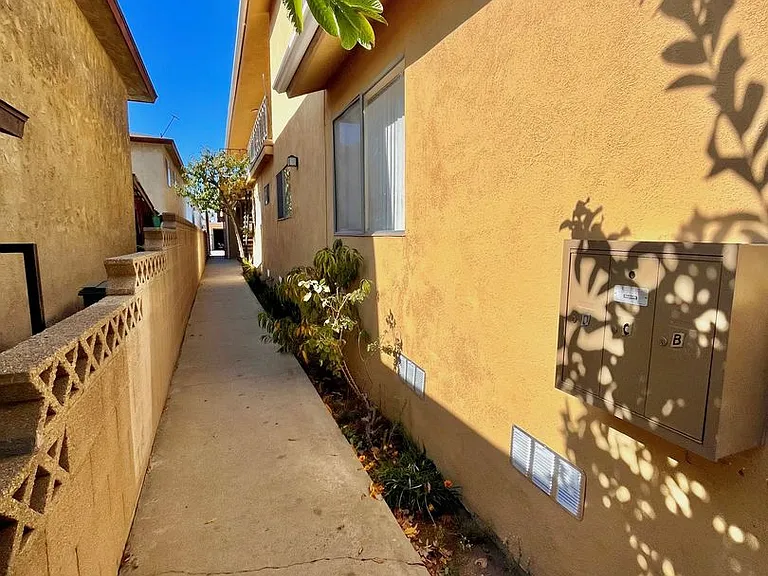 11715 Ramona Ave — Photo 13
