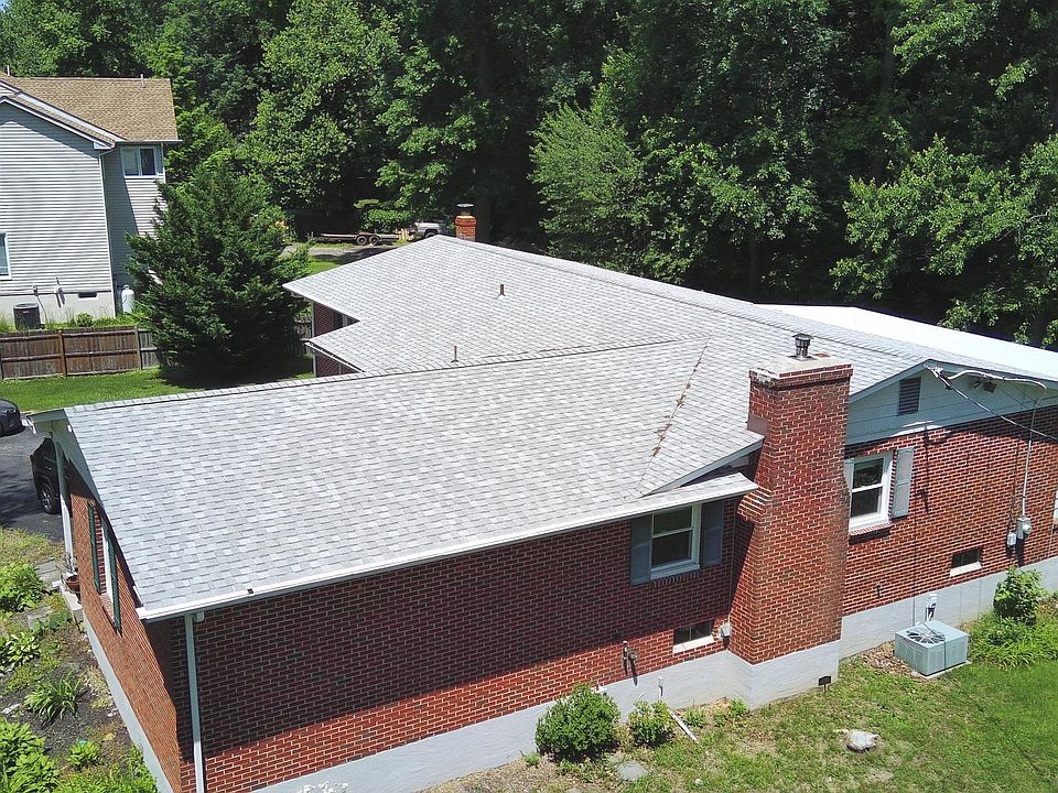 2nd image of 211 Emelia Dr
