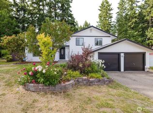 8417 Hickory Pl NE, Bremerton, WA 98311