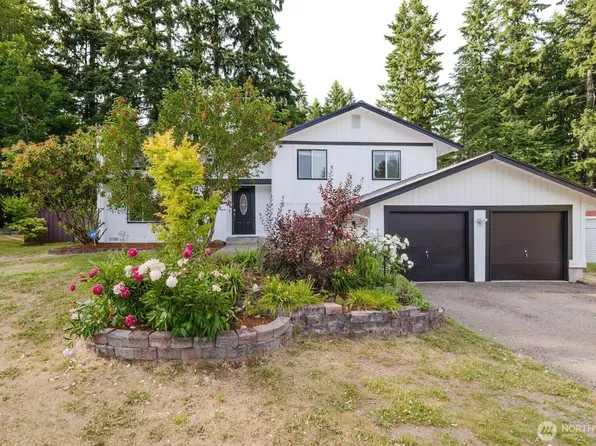 8417 Hickory Place NE, Bremerton, WA 98311