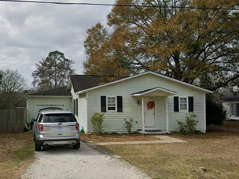 5019 East St — Photo 2