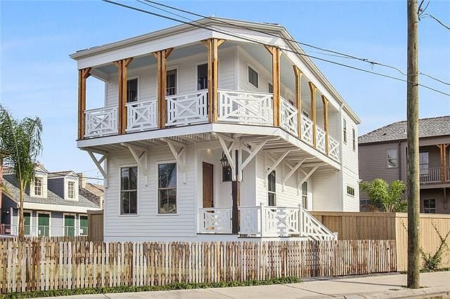 1st image of 749 Felicity St