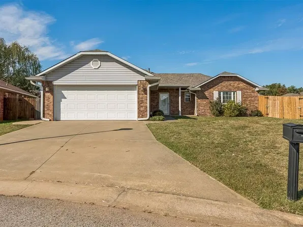 1932 Aspen Pl, Shawnee, OK 74804