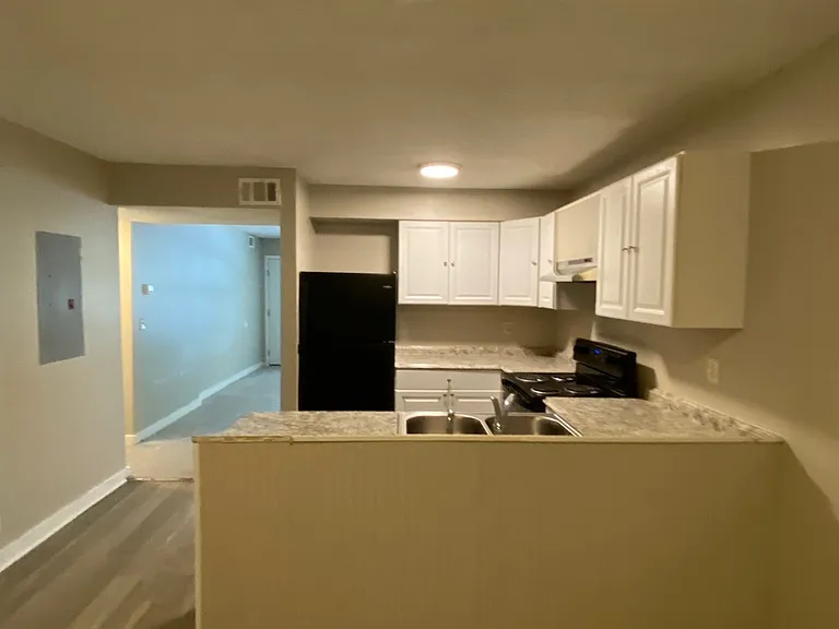 124 Bowen St #H — Photo 6