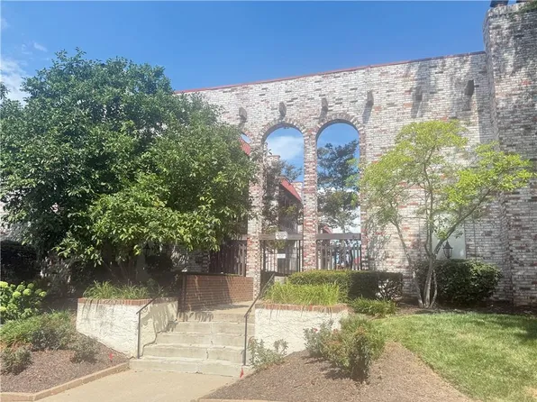 5013 Walnut St APT C, Kansas City, MO 64112