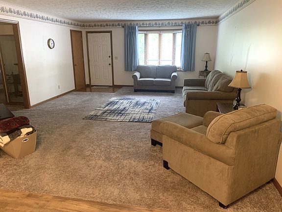 4th image of 403 Glenn Knecht Dr #18