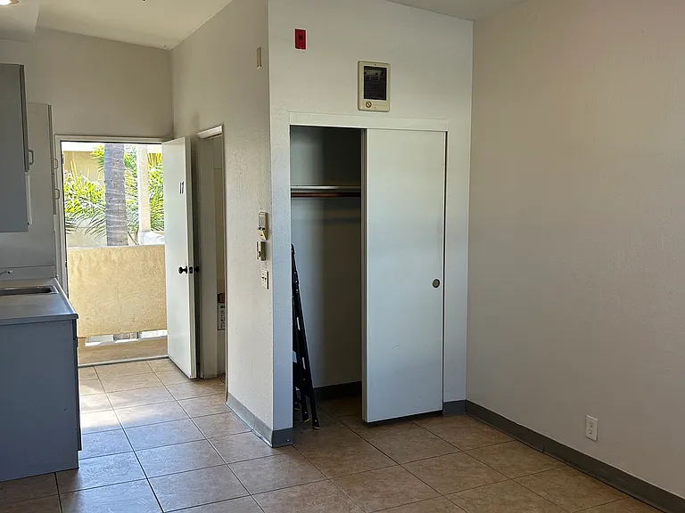 5411 Linda Vista Rd #17 — Photo 7